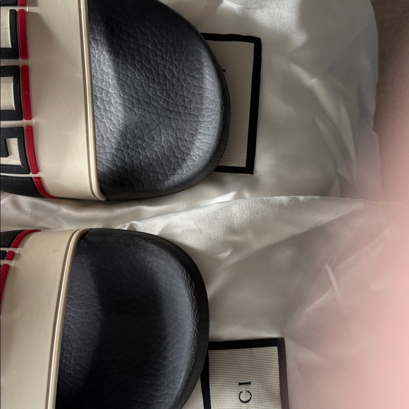 Cream and red Gucci Slides Size 10 main image 3